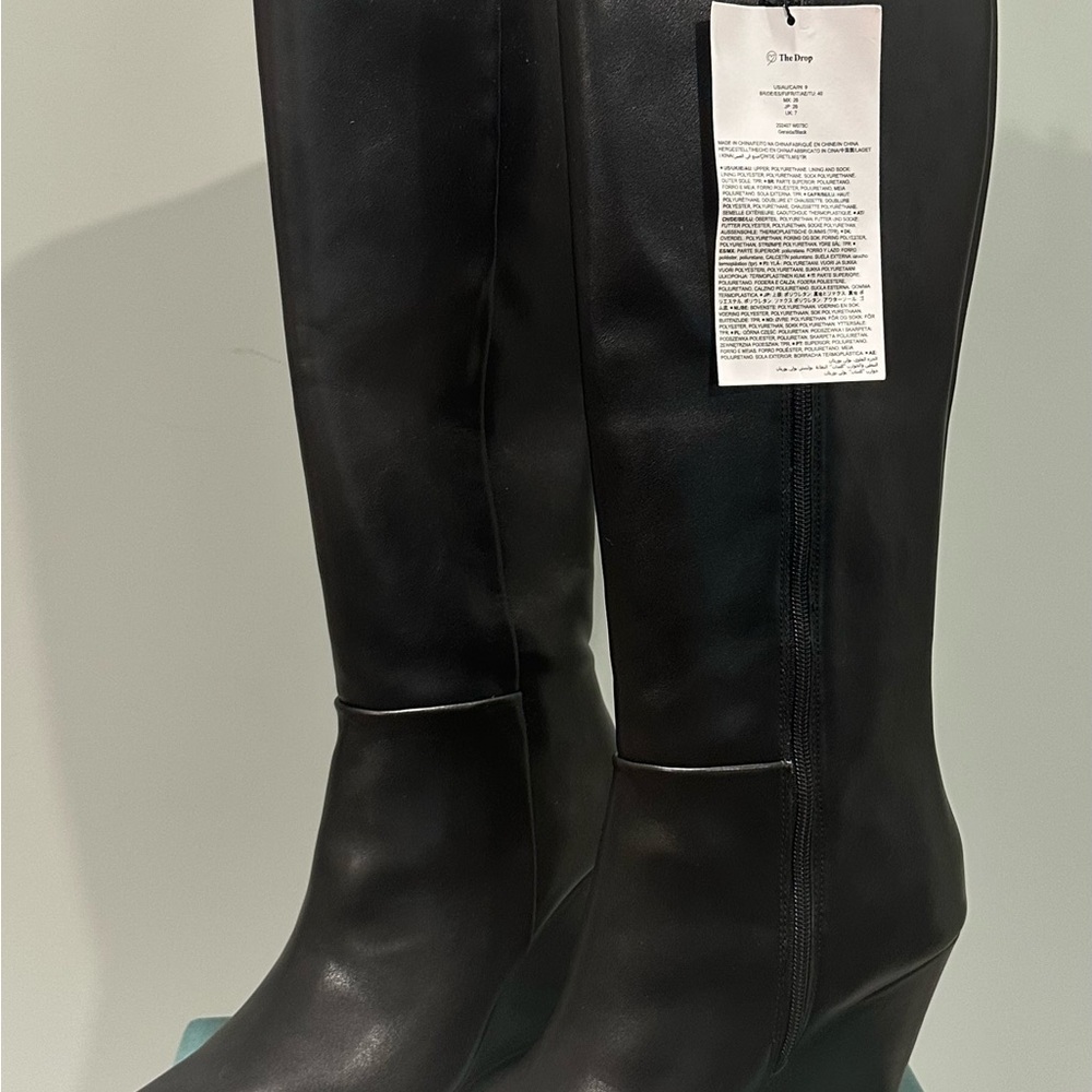 Elegant Black Heeled Boots